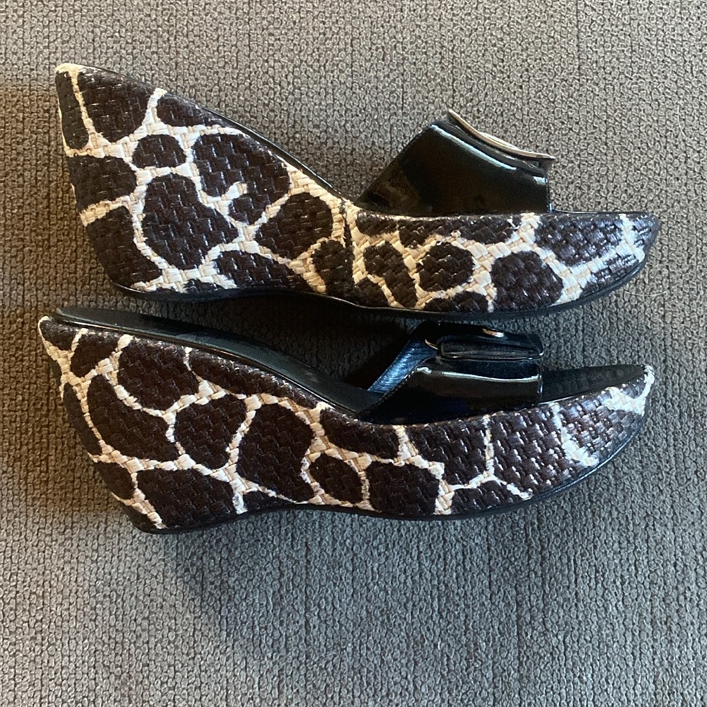Stuart Weitzman Wedge High Heels in Excellent Condition. Size 9 1/2. - Picture 3 of 6